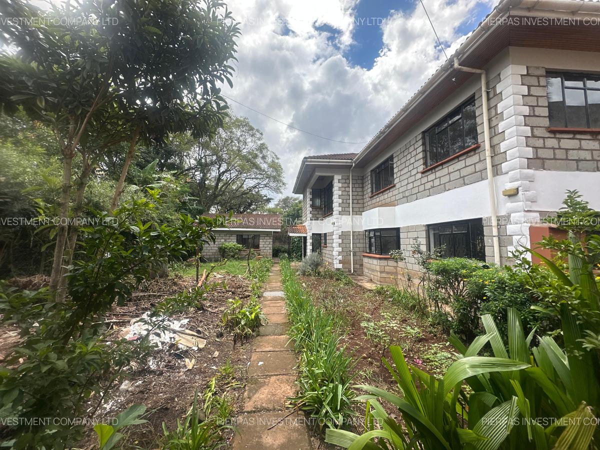 5 Bed Townhouse with En Suite in Lavington - 1