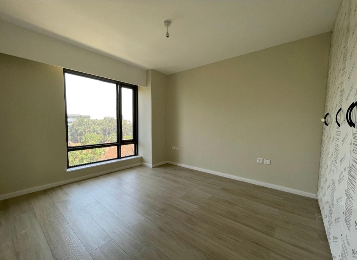 2 Bed Apartment with En Suite in Riverside - 16