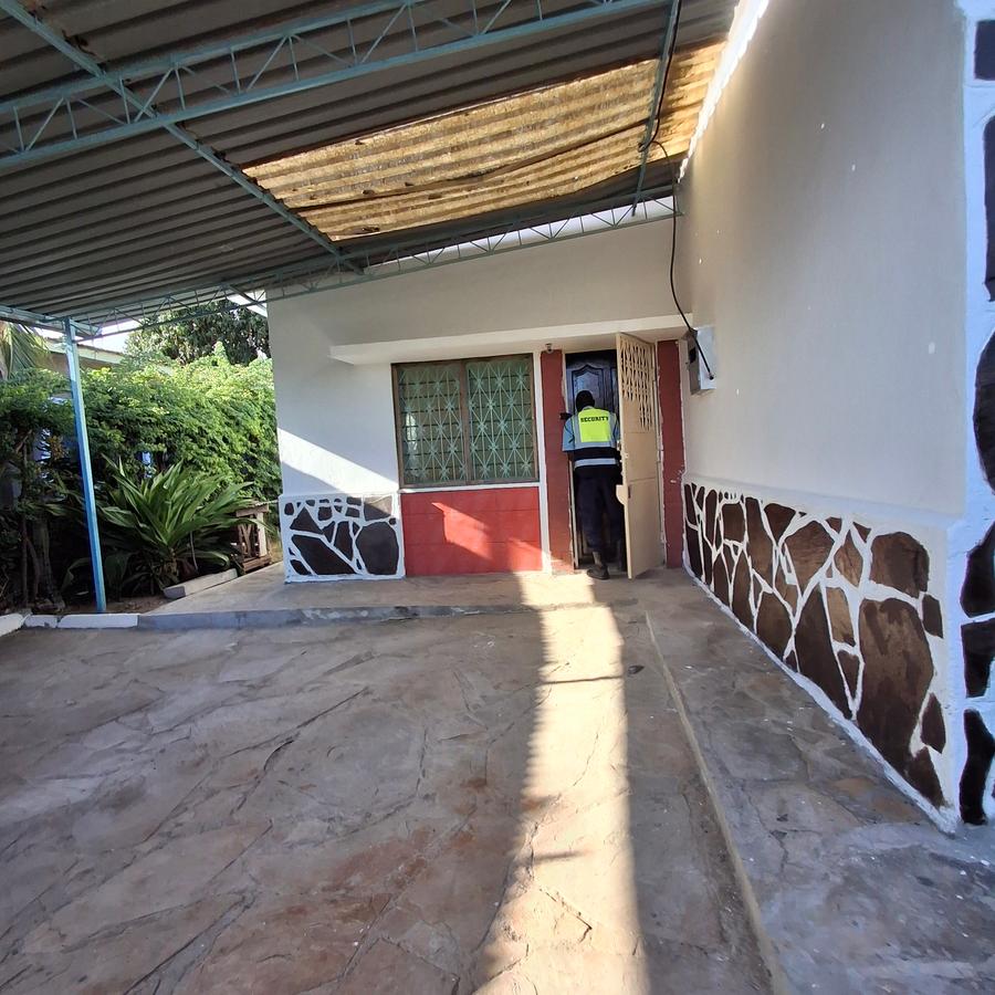 3 Bed House with En Suite at Bamburi Mombasa - 2