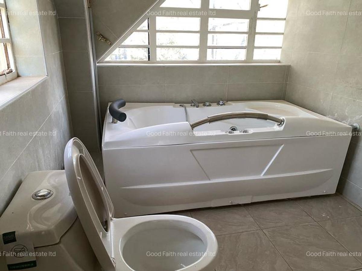 5 Bed Townhouse with En Suite in Karen - 9