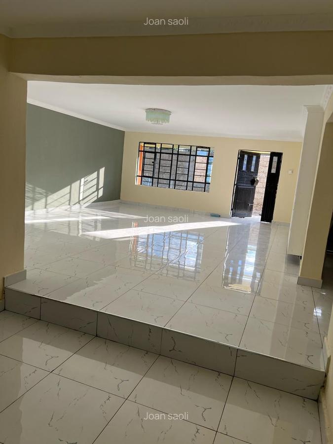 4 Bed House with En Suite at Shompole Road - 3