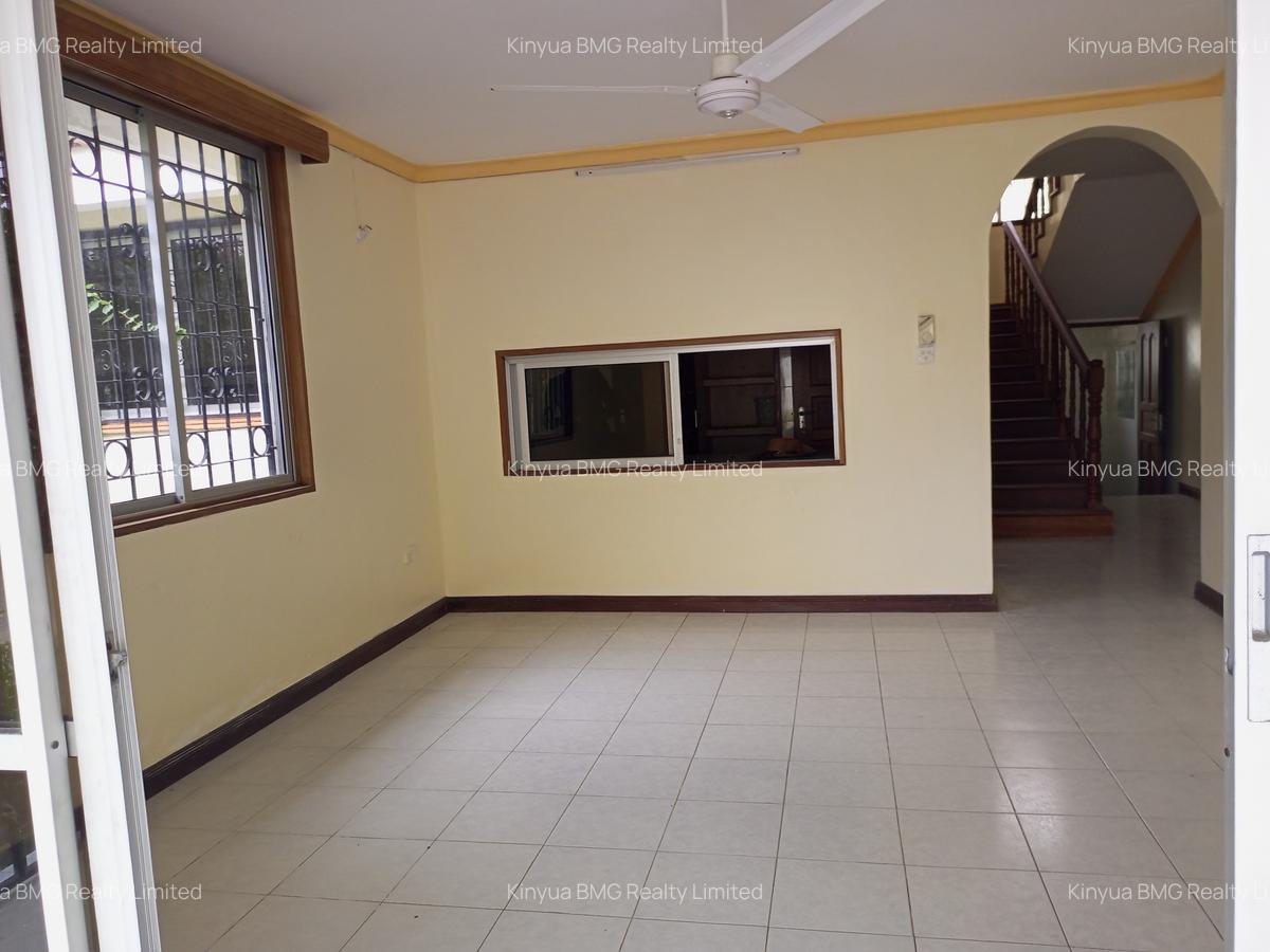 4 Bed Villa with En Suite at Links Road - 15