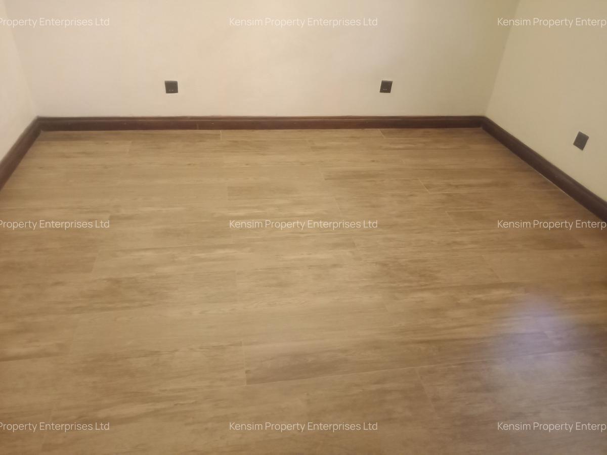 5 Bed Townhouse with En Suite in Lavington - 13