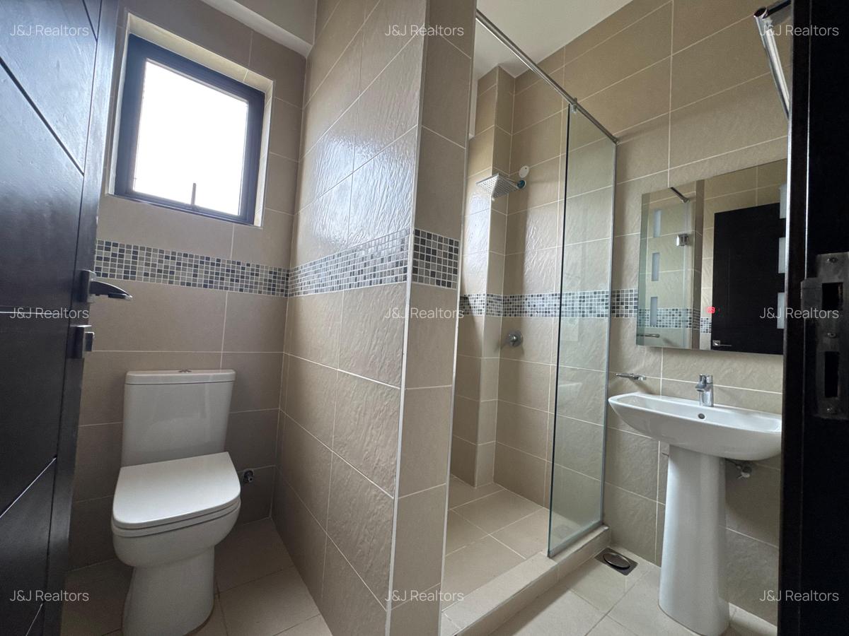 3 Bed Apartment with En Suite in Lavington - 16