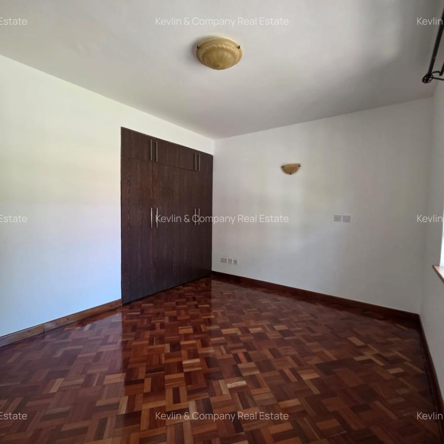 4 Bed Villa with En Suite in Lavington - 9