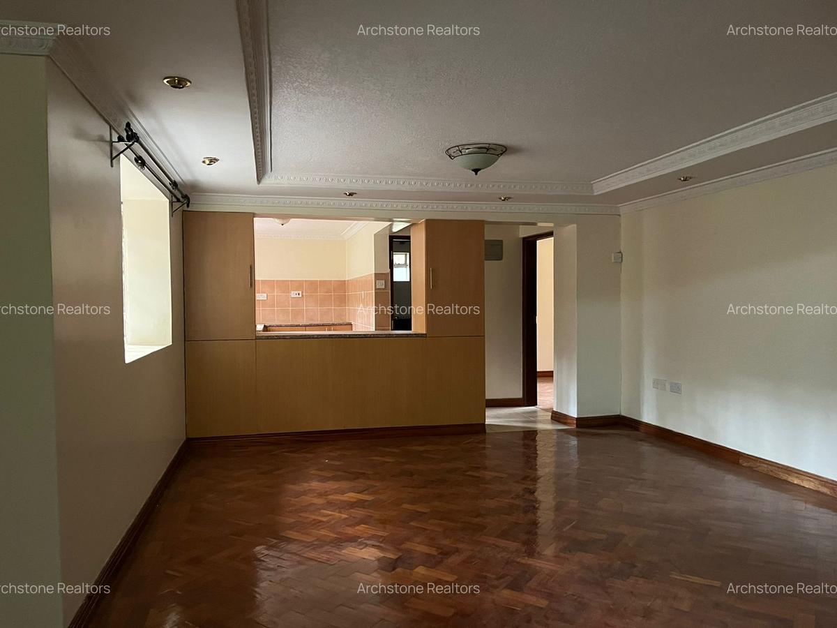 5 Bed House with En Suite in Lavington - 9