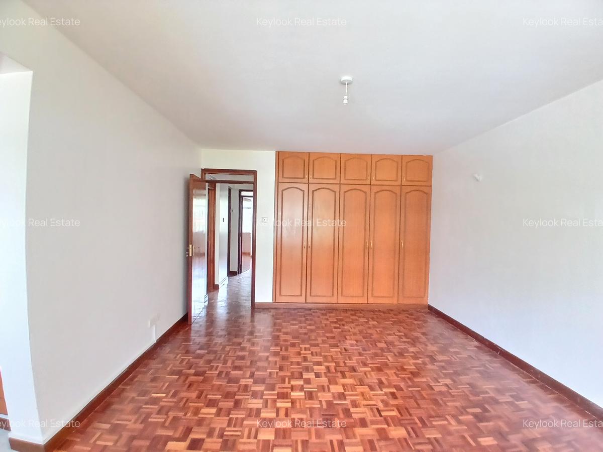 3 Bed Apartment with En Suite at Valley Arcade - 11