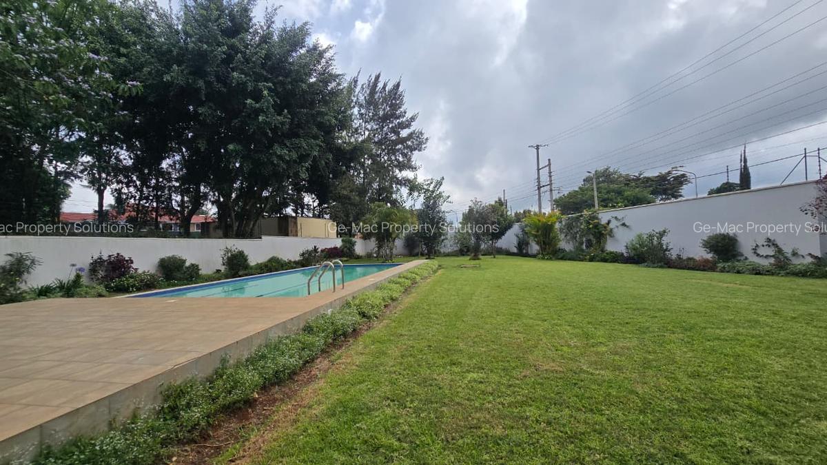 5 Bed House with En Suite in Runda - 3