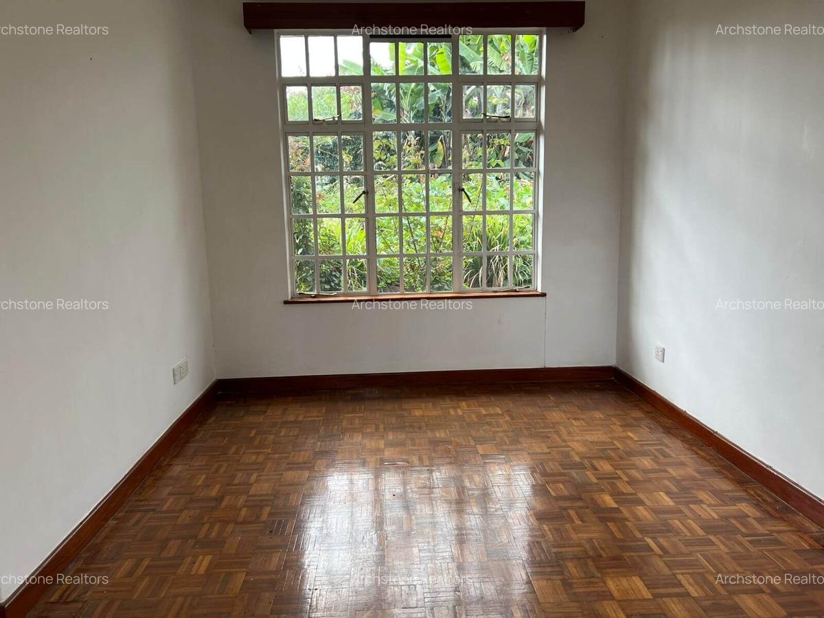 4 Bed Townhouse with En Suite in Rosslyn - 6