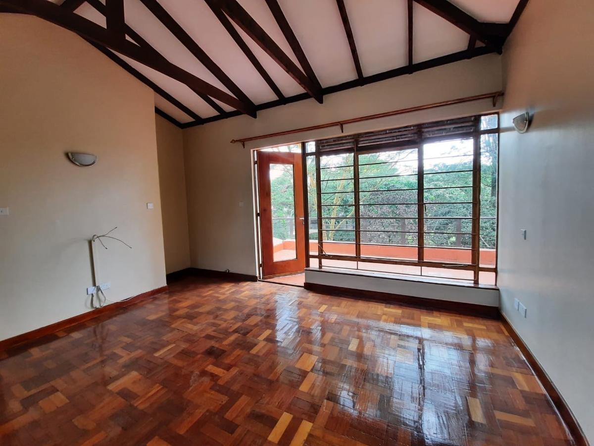 4 Bed Villa with En Suite in Lavington - 11