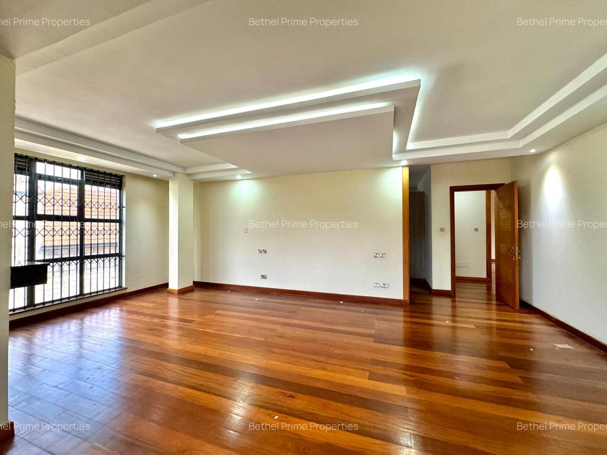 6 Bed Townhouse with En Suite in Nyari - 15