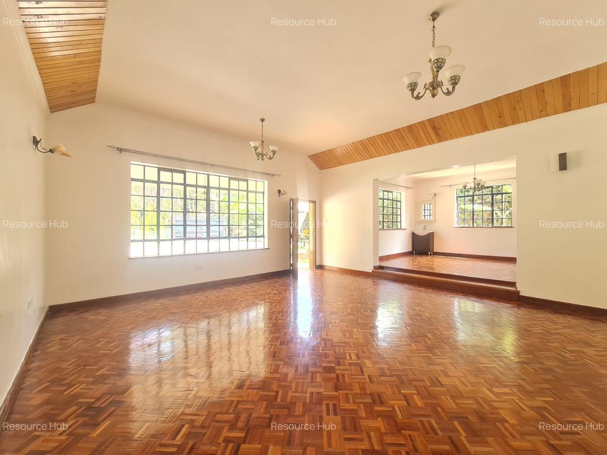 4 Bed House with En Suite at Bomas - 4