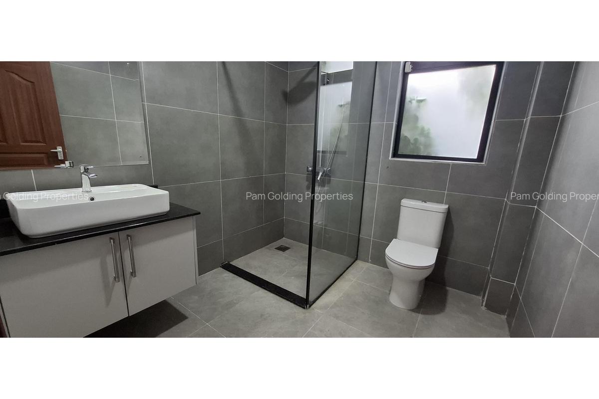 3 Bed House at Garden Estate - 12