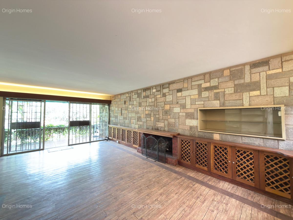 4 Bed House with En Suite at Lavington - 6