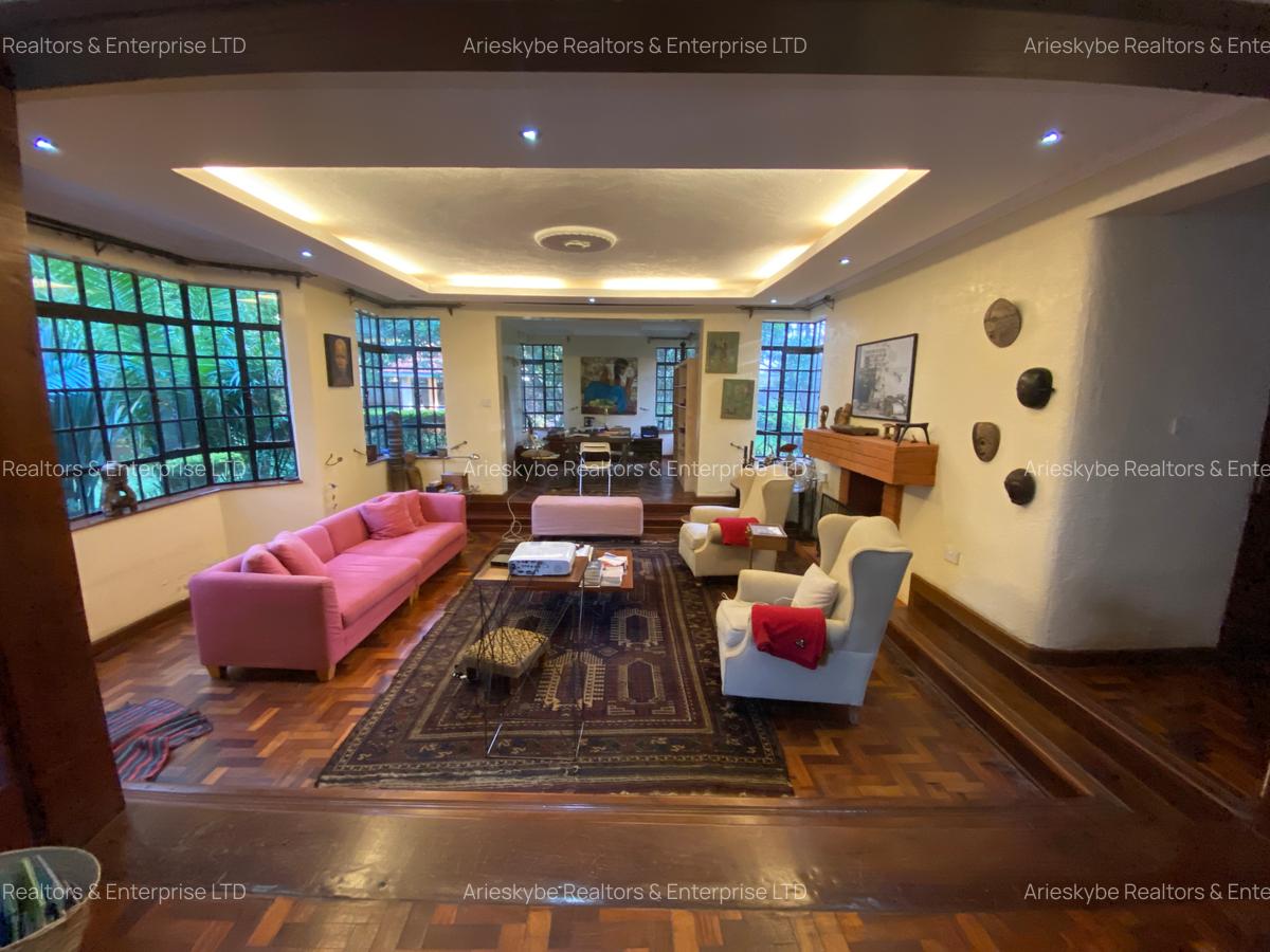 5 Bed Villa with En Suite in Runda - 5