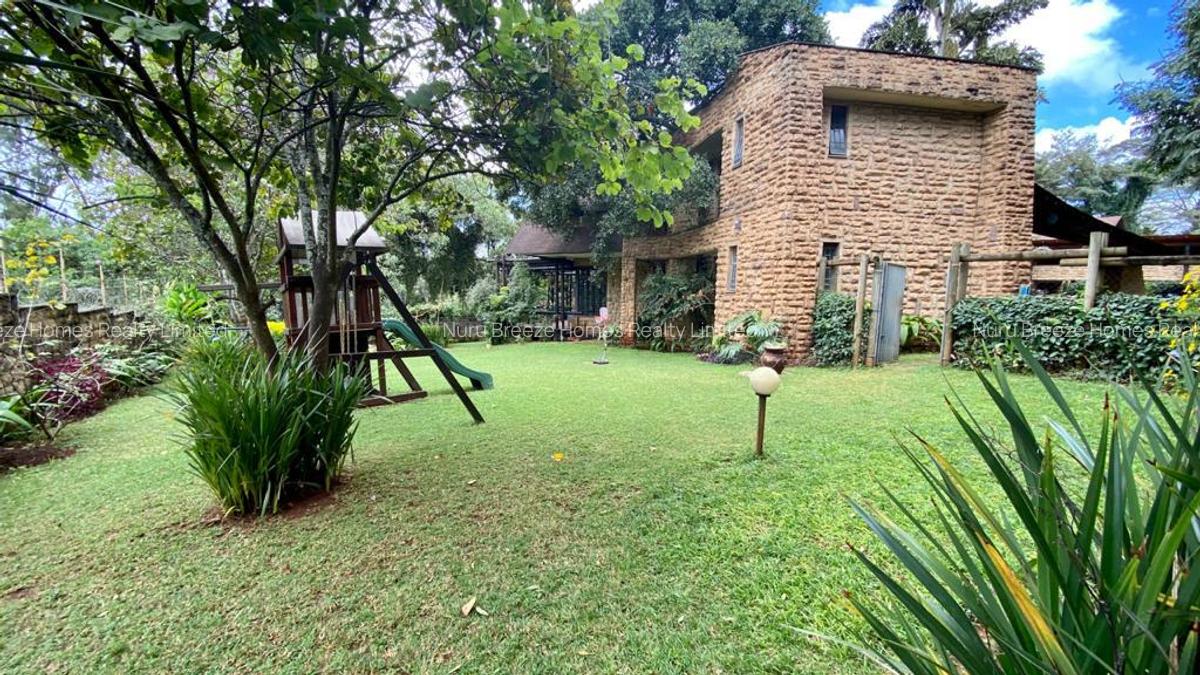 5 Bed Townhouse with En Suite in Lake View - 4