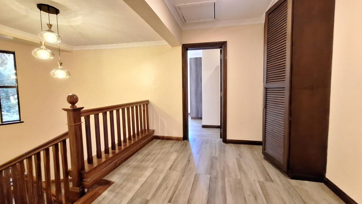 5 Bed Townhouse with En Suite at Kanjatta Road - 10