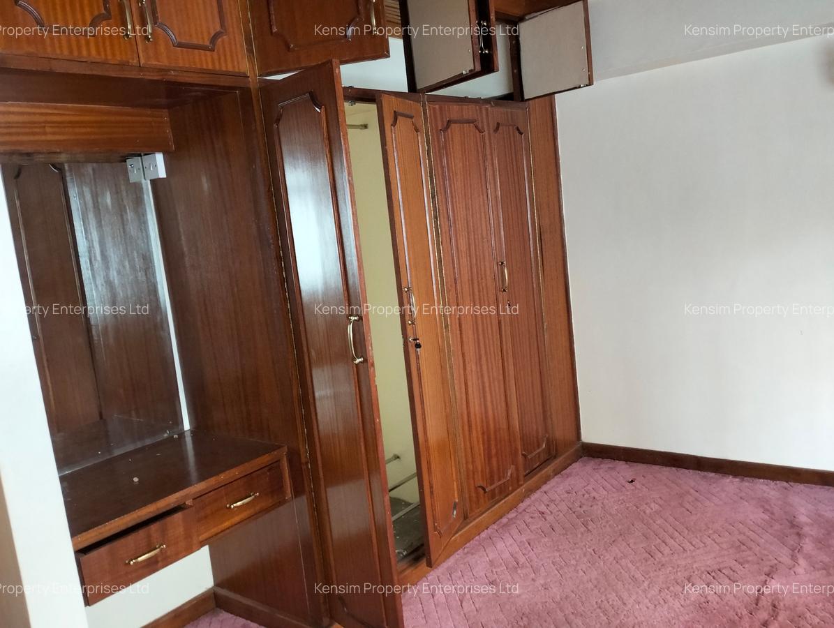 4 Bed Townhouse with En Suite in Lavington - 18