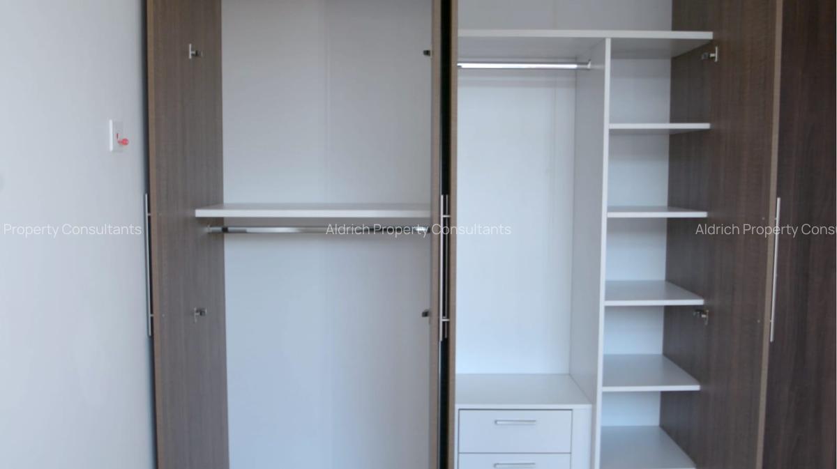 4 Bed Townhouse with En Suite in Garden Estate - 2