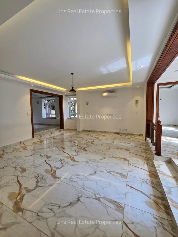 5 Bed Townhouse with En Suite in Lavington - 3