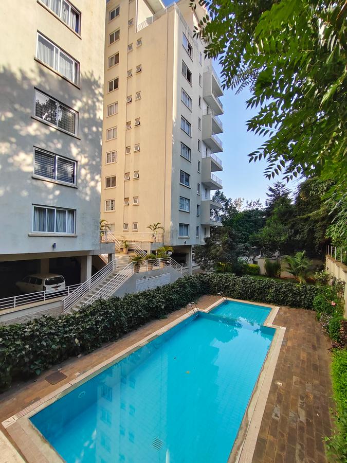 4 bed apartment with en suite in lavington