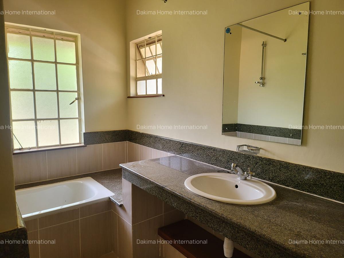 5 Bed Townhouse with En Suite in Rosslyn - 10