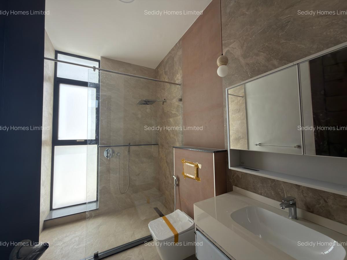 5 Bed Villa with En Suite in Nyari - 8