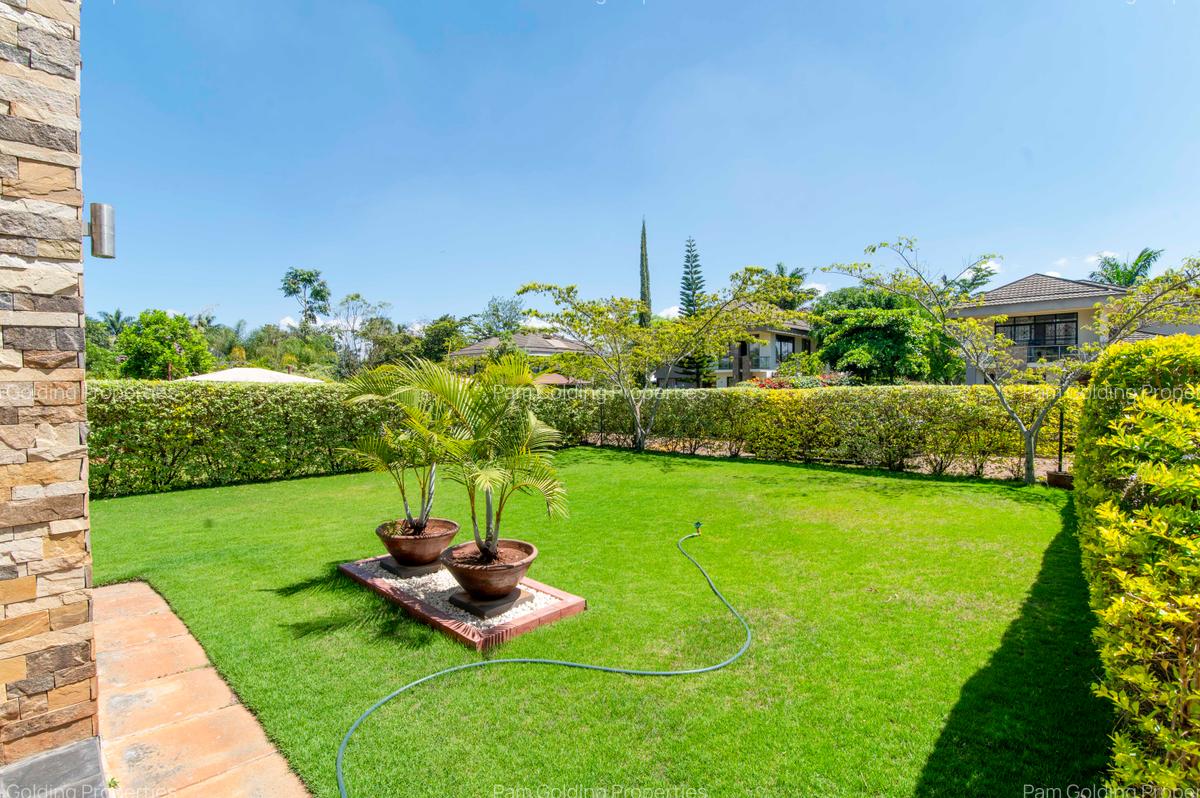 4 Bed House at Ridgeways Lane - 17