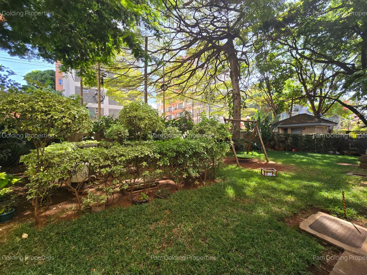 4 Bed Apartment with En Suite at Mogotio Road - 3