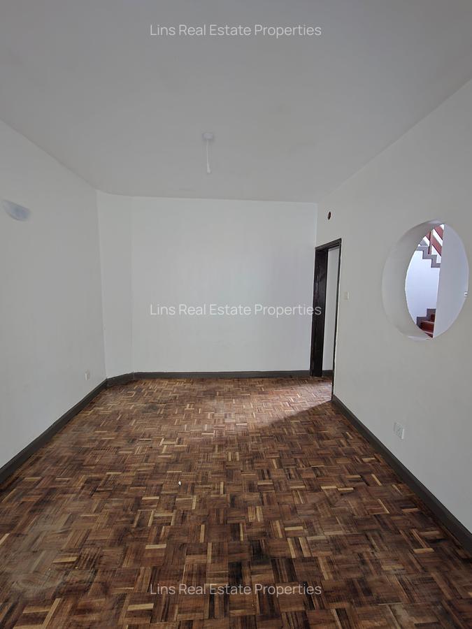 4 Bed Townhouse with En Suite in Lavington - 5