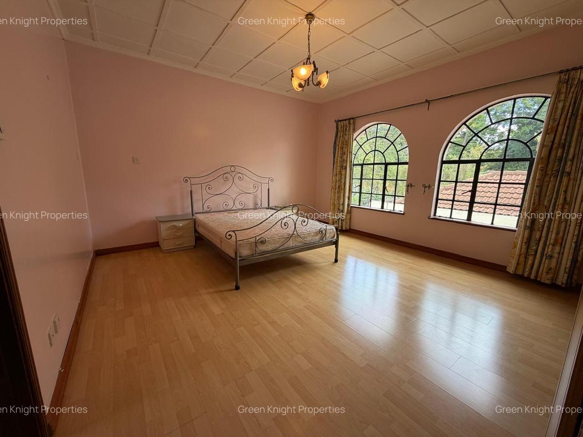 5 Bed House with En Suite in Runda - 8