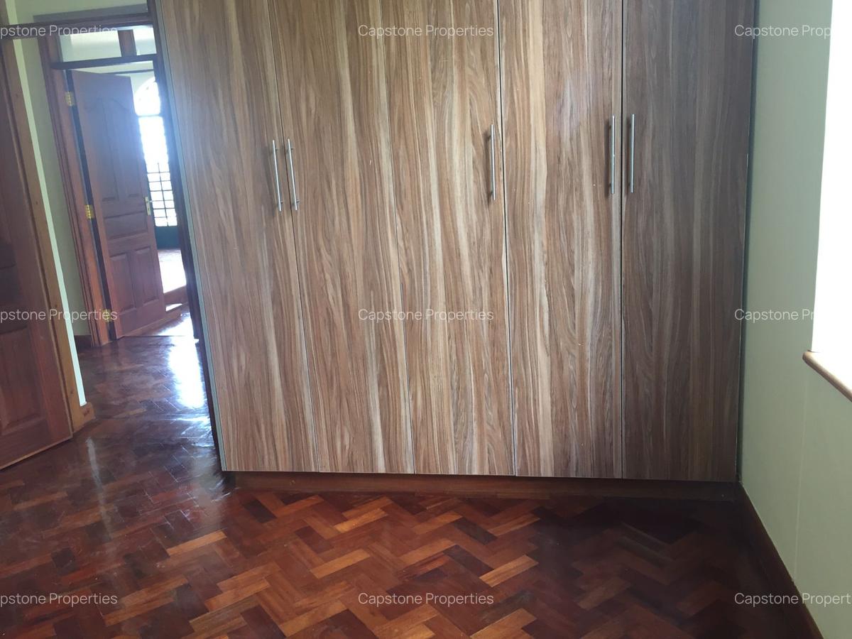 4 Bed Townhouse with En Suite in Kitisuru - 16