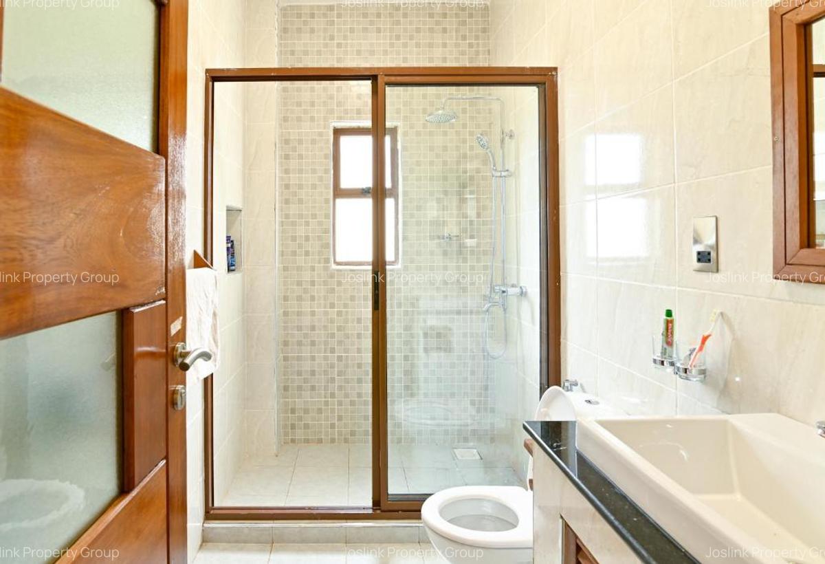 Serviced 3 Bed Apartment with En Suite in Mombasa CBD - 7