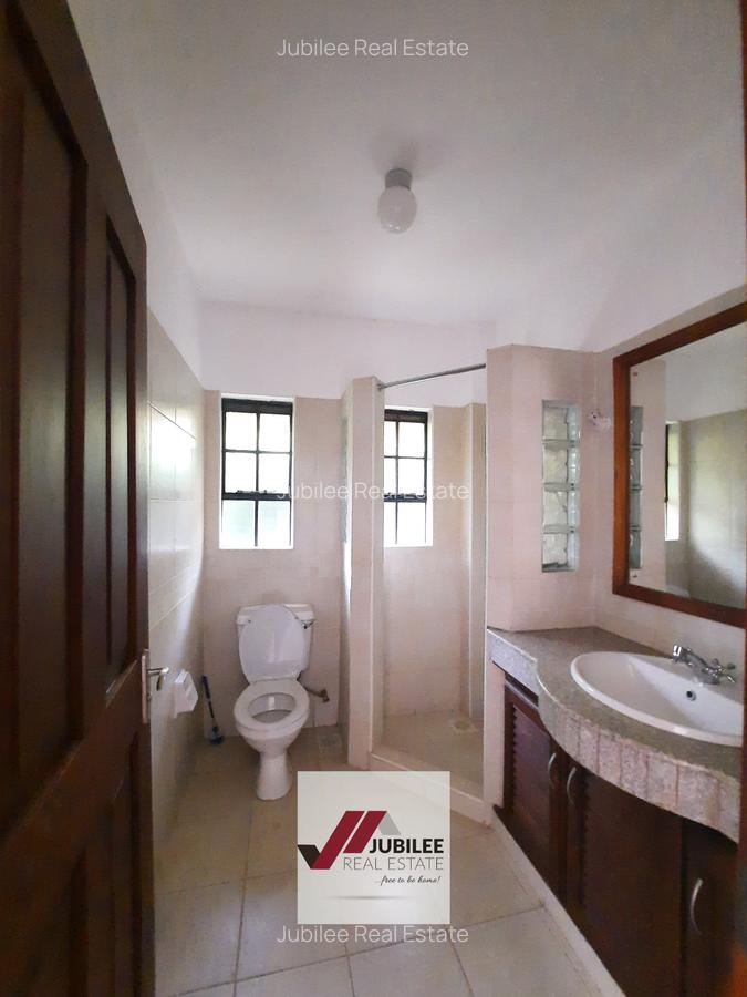 6 Bed Townhouse with En Suite in Lower Kabete - 16