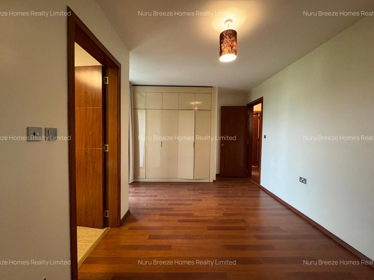 3 Bed Apartment with En Suite in Parklands - 6