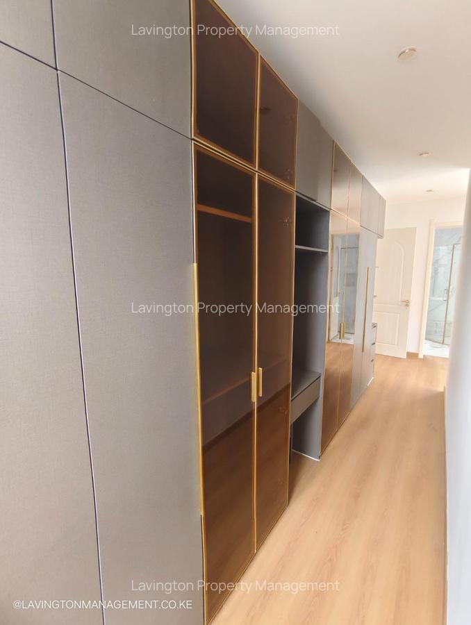 5 Bed Townhouse with En Suite at Lavington Green - 13