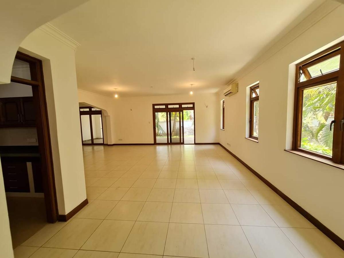 4 Bed Townhouse with En Suite at Mt Kenya Road Nyali - 5