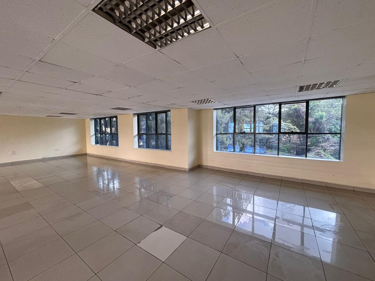 2,100 ft² Office with Fibre Internet in Lavington - 2