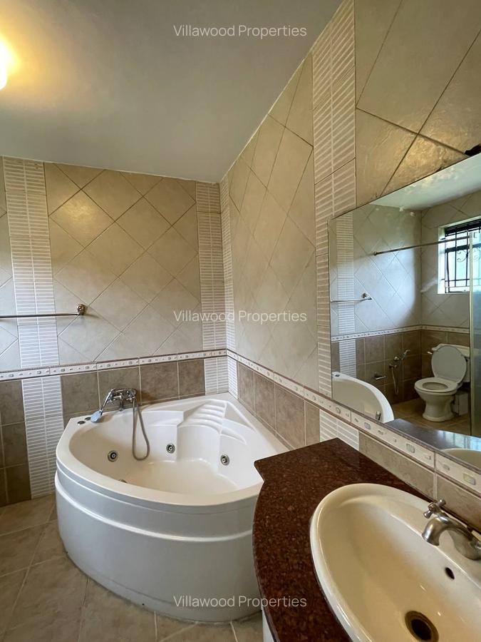 4 Bed Townhouse with En Suite in Spring Valley - 6