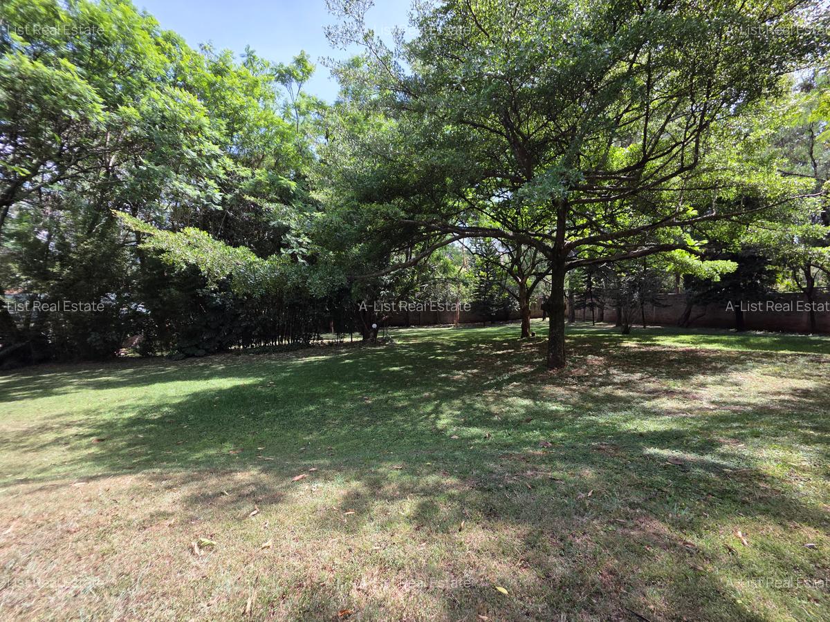 4 Bed House with En Suite at Lavington - 4