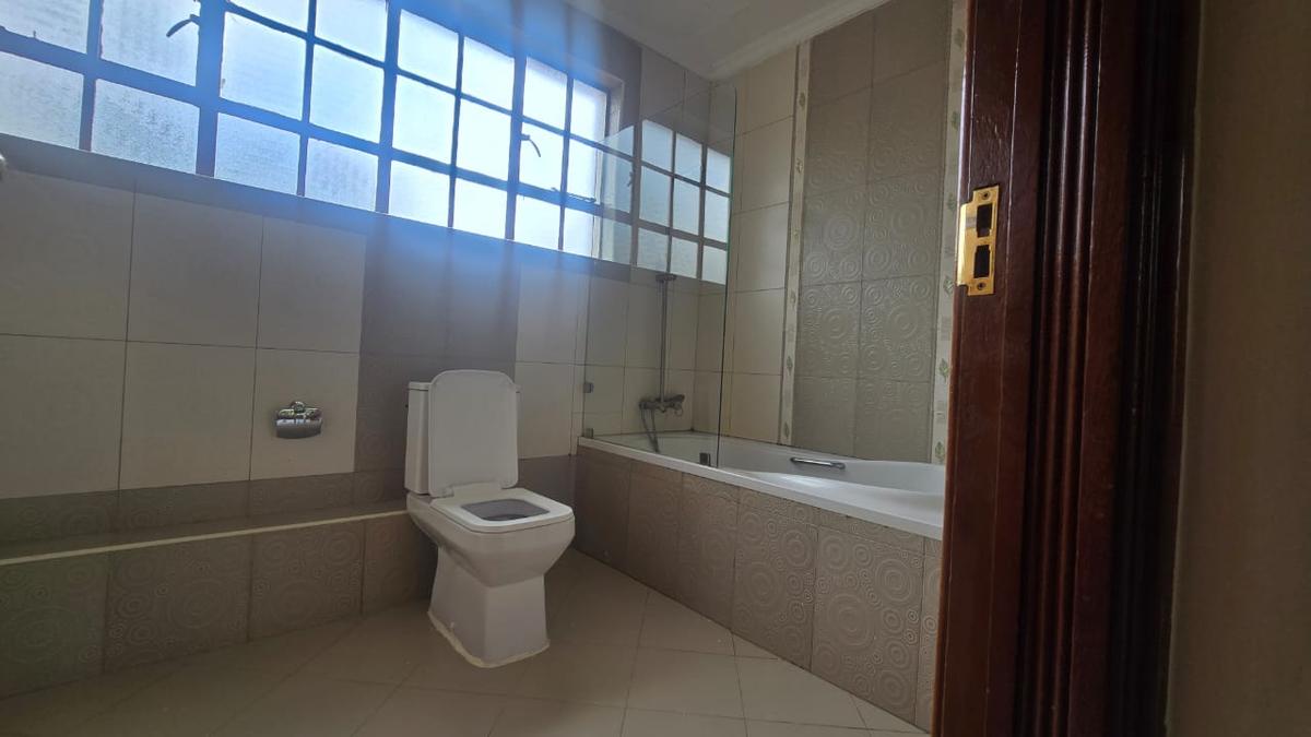 5 Bed Townhouse with En Suite in Lavington - 11