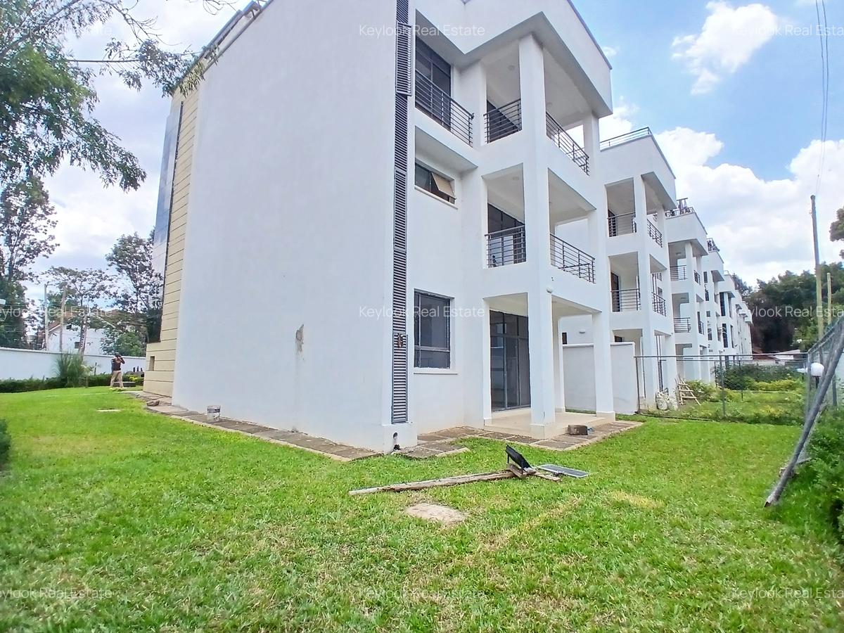 4 Bed Townhouse with En Suite at Lavington - 1
