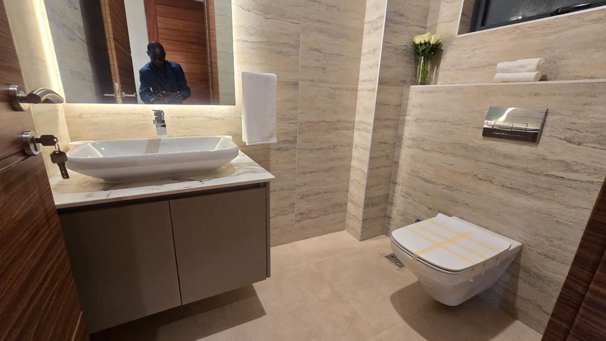 3 Bed Apartment with En Suite in Riverside - 12