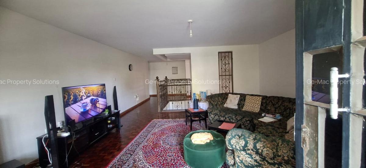 6 Bed House with En Suite in Runda - 14