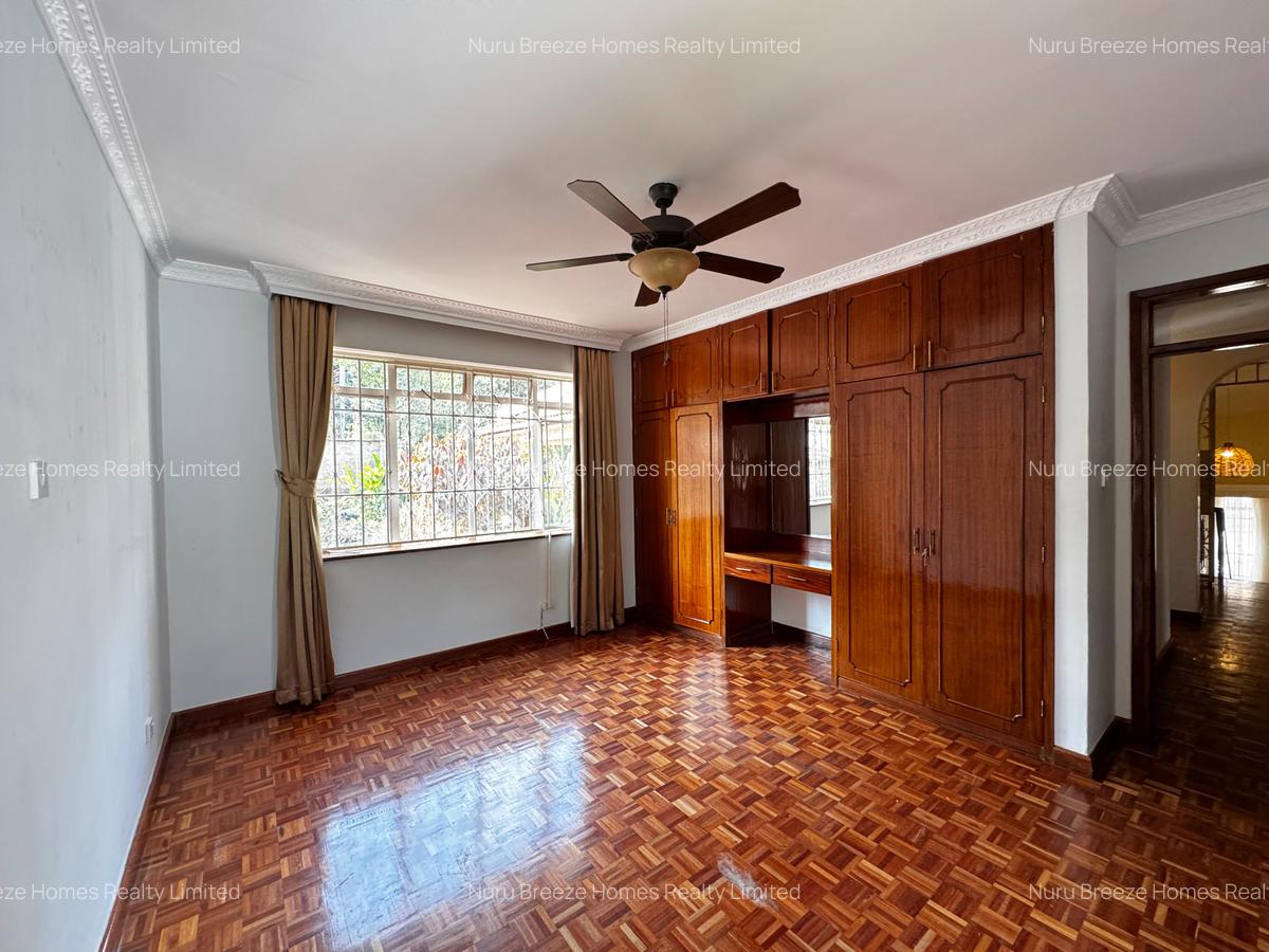 4 Bed House with En Suite in Runda - 4