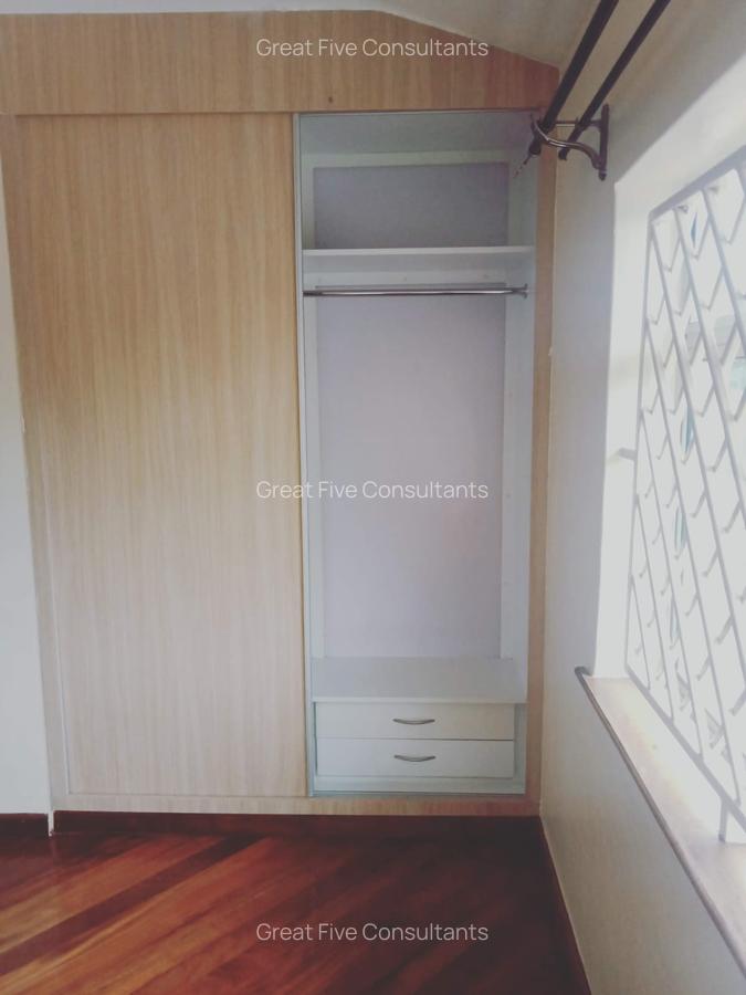 5 Bed Villa with En Suite in Runda - 6