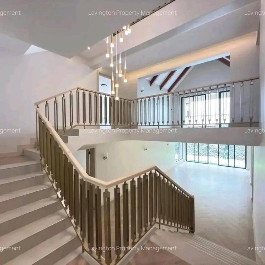 5 Bed Townhouse with En Suite at Lavington Green - 5