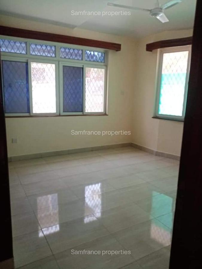 4 Bed Townhouse with En Suite at Baobab Road - 6