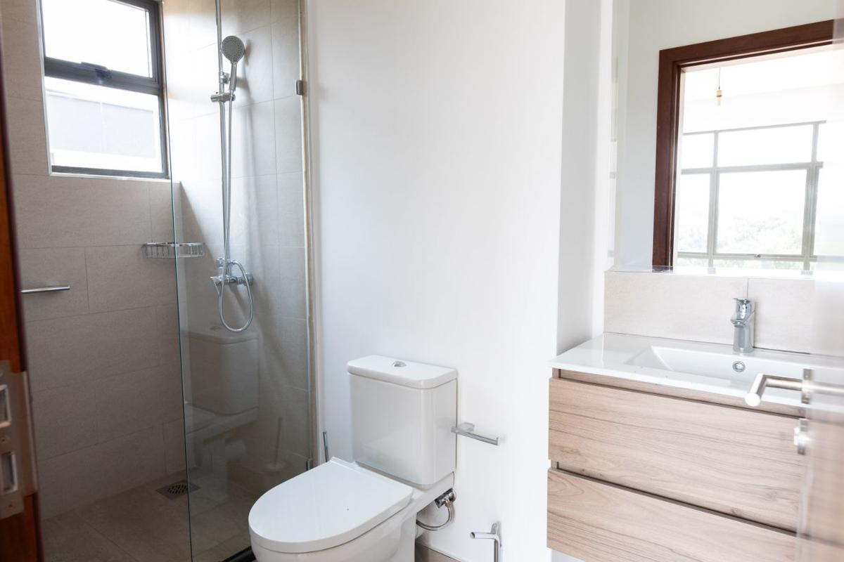 4 Bed House with En Suite at Two Rivers - 19