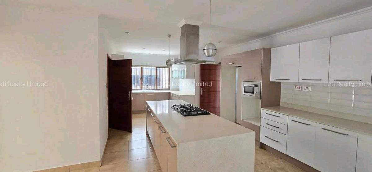 4 Bed Townhouse with En Suite in Lavington - 4